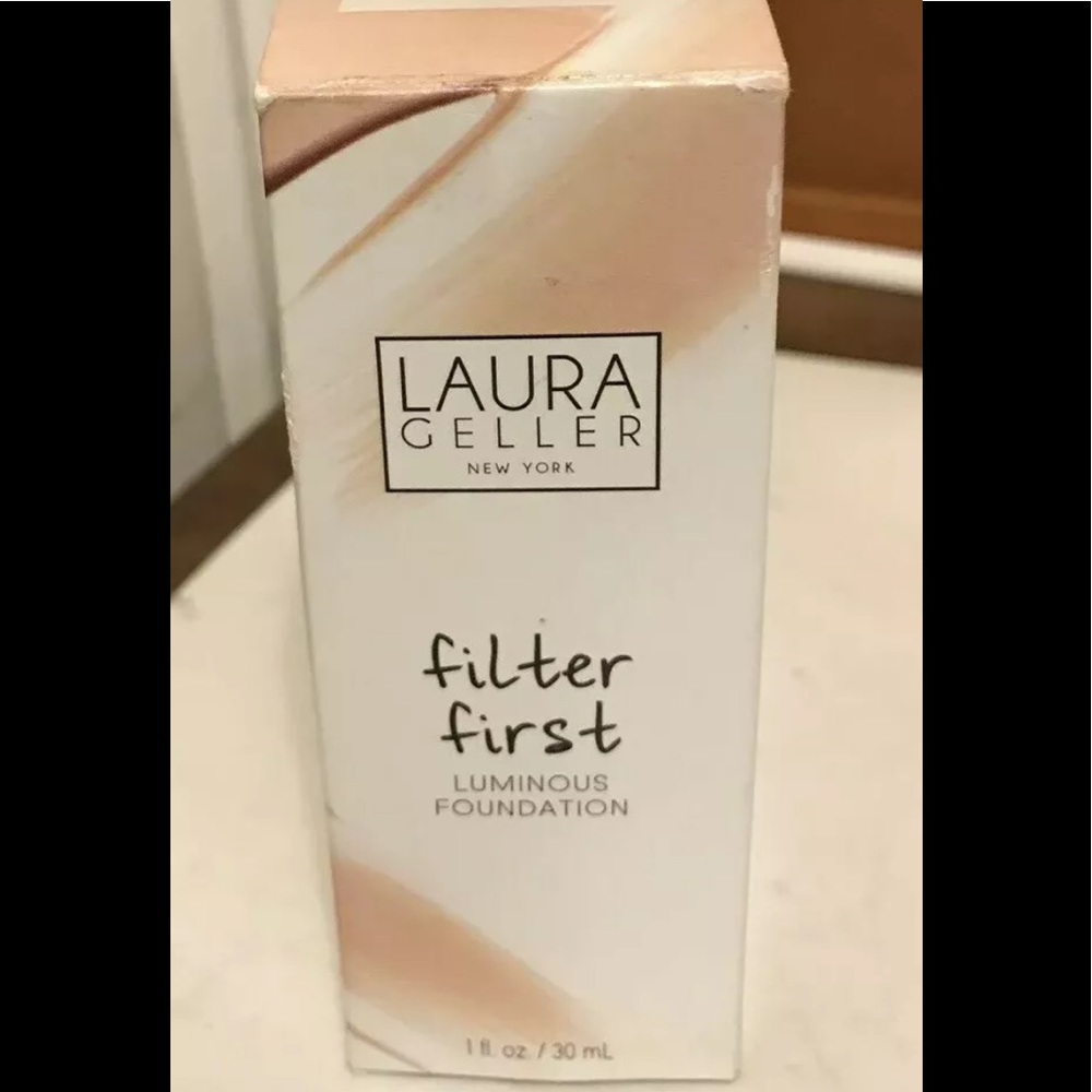 Laura Geller filter first luminous foundation 1 Oz